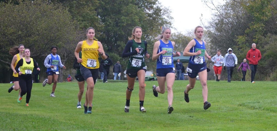 Ariahna Metzler starts in the lead group of the MSAC Championship.